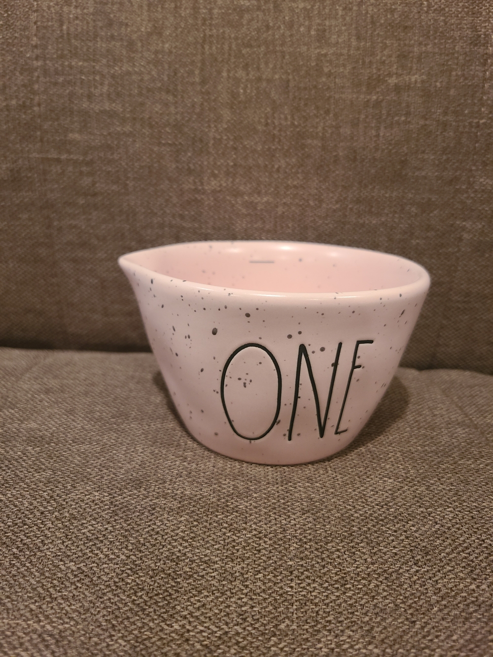 Rae Dunn 1 cup measuring container (only 1 cup)